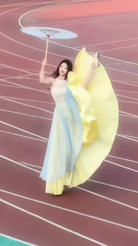 韩国年轻的母亲1